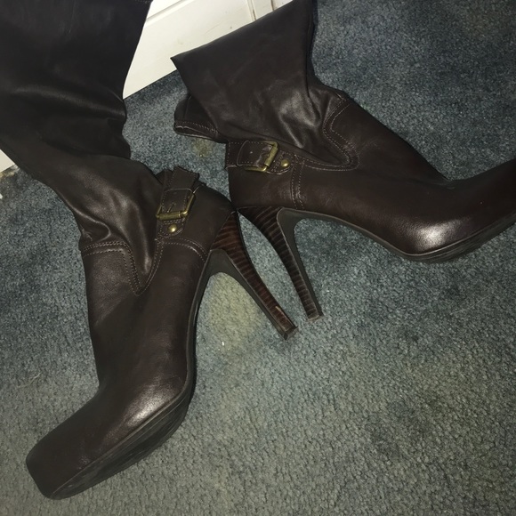 BCBGenerarion Ultra high brown platform boots - Picture 8 of 8